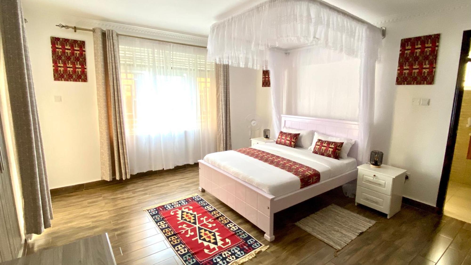 Nimaro Courts Hotel Entebbe Kültér fotó