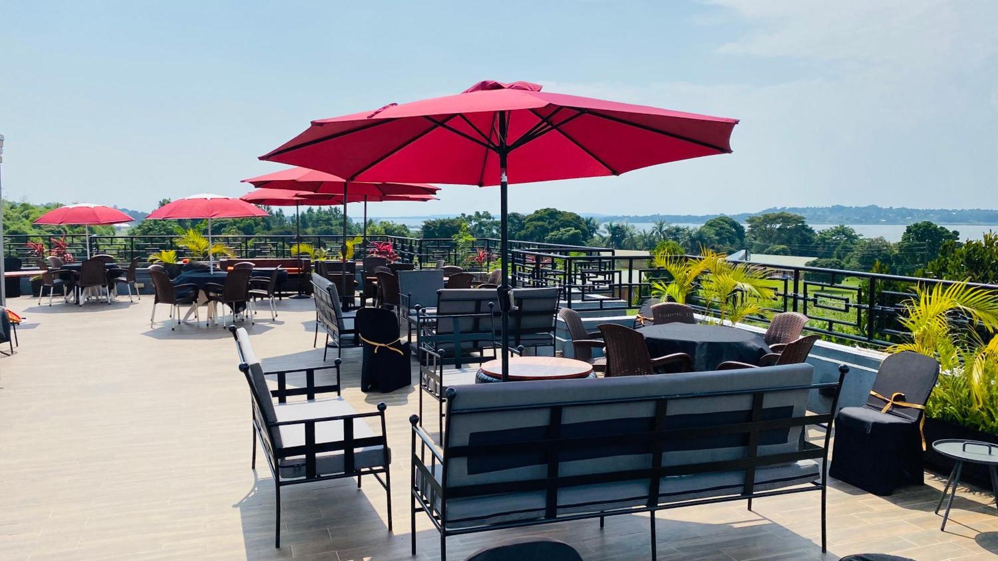 Nimaro Courts Hotel Entebbe Kültér fotó