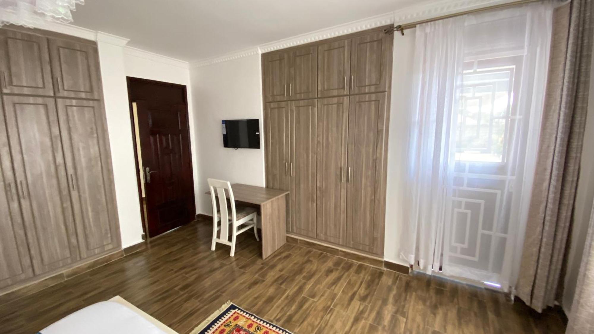 Nimaro Courts Hotel Entebbe Kültér fotó