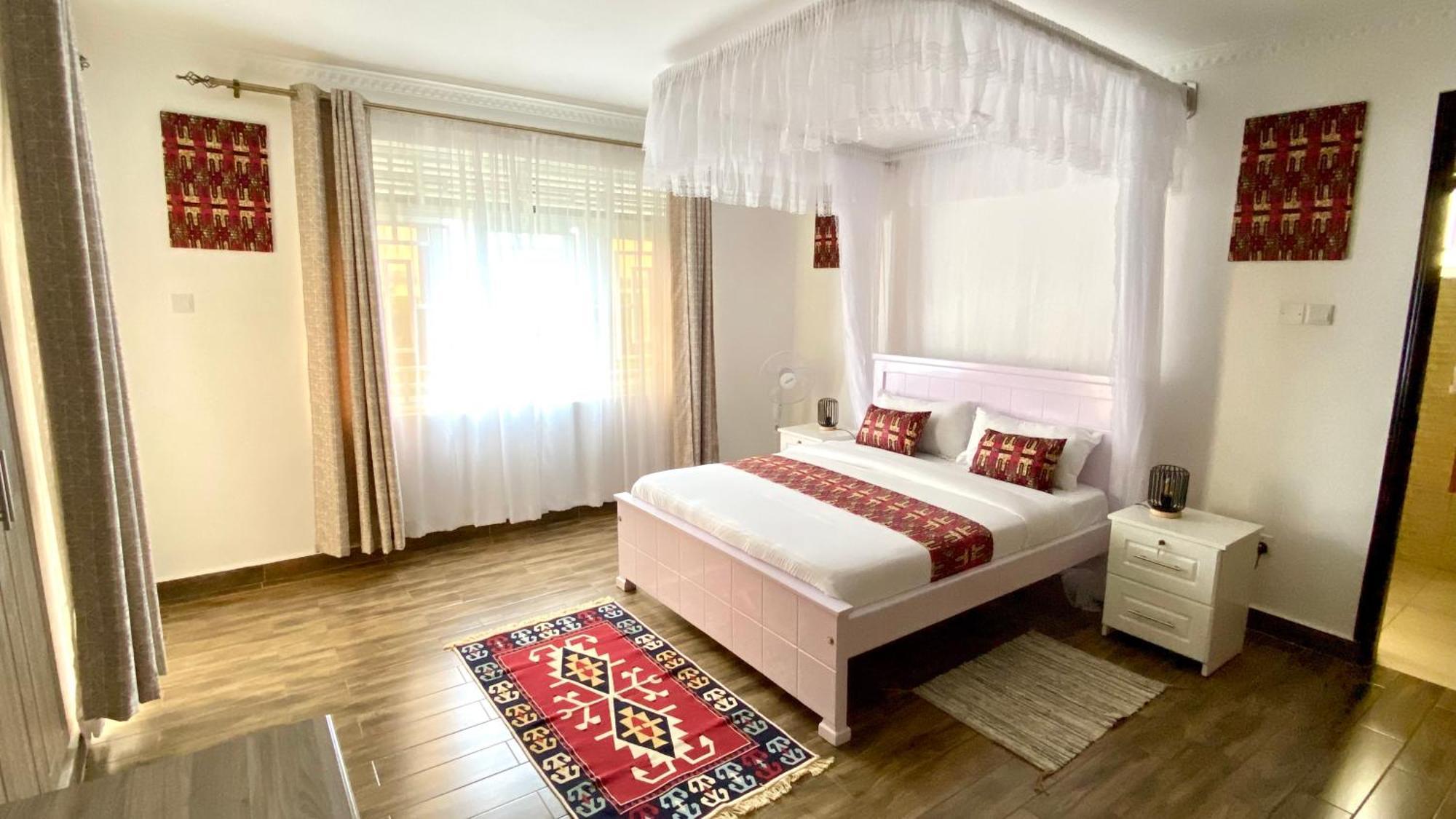 Nimaro Courts Hotel Entebbe Kültér fotó