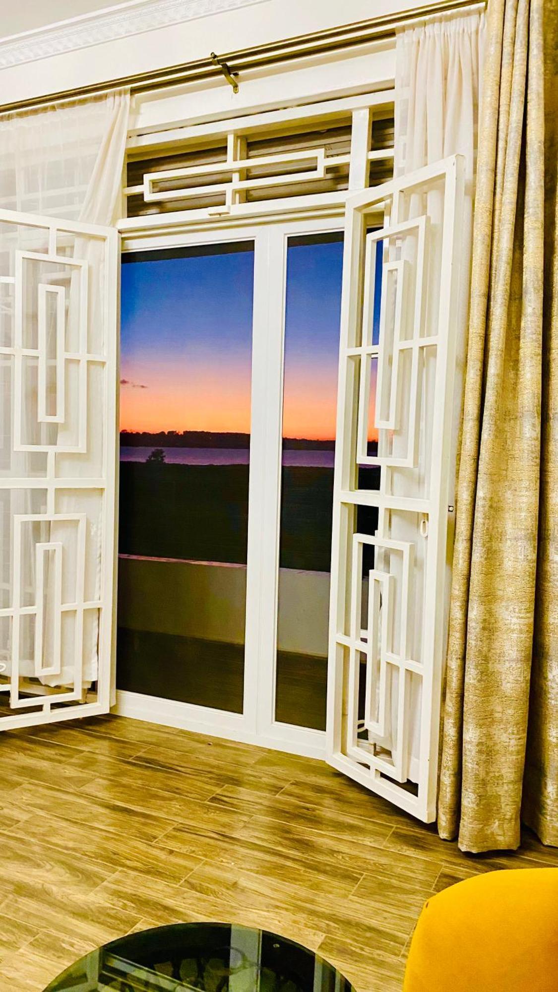 Nimaro Courts Hotel Entebbe Kültér fotó